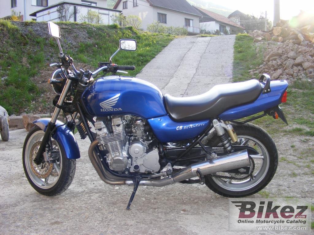 Big  cb 750 f2 seven-fifty picture and wallpaper from Bikez.com